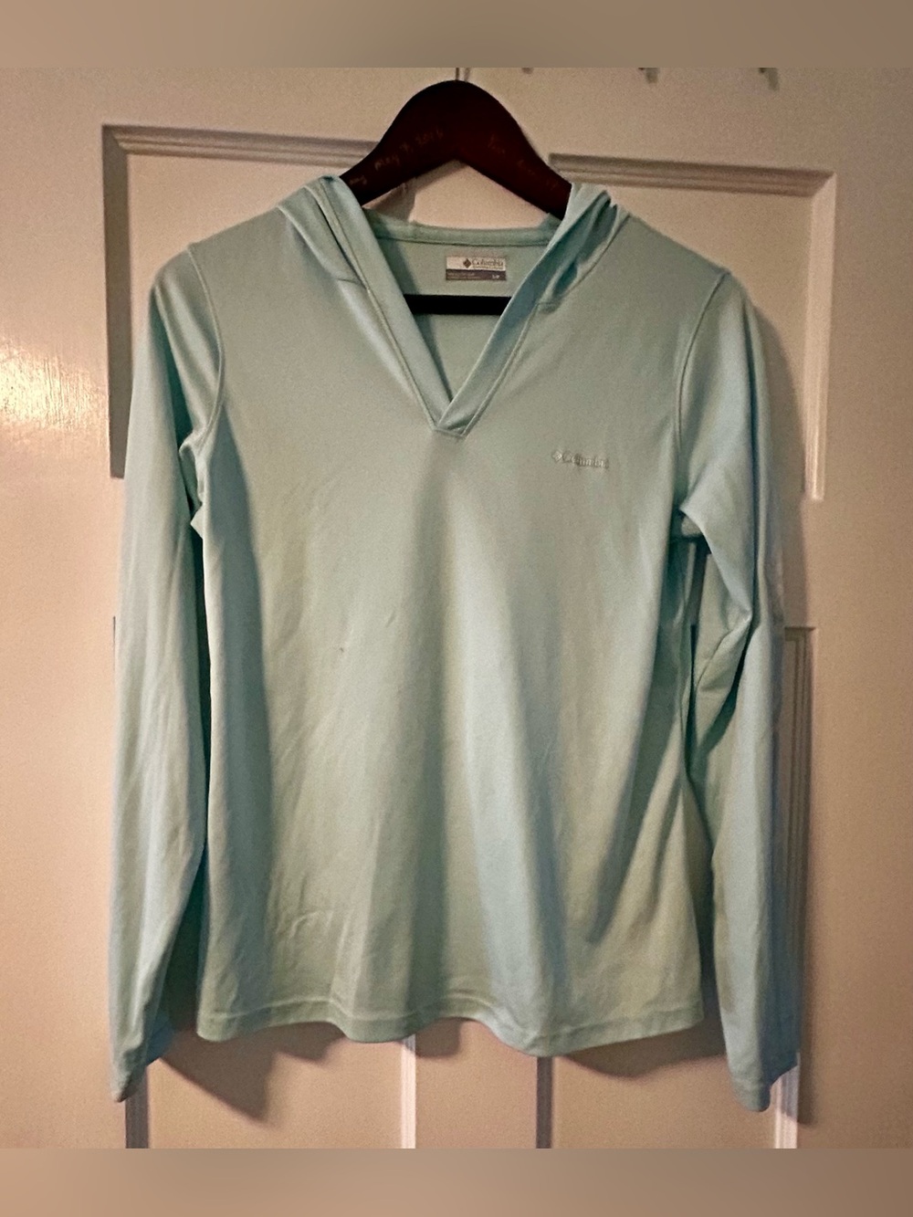 Columbia Light Aqua Performance Top/Hoodie